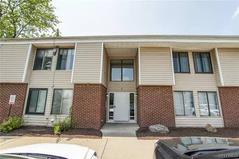 1 Southcreek Ct # D, East Amherst, NY 14051