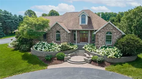 1554 Ham Rd, Alabama, NY 14013