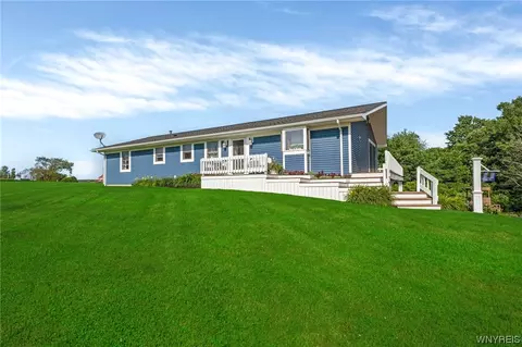 8782 Cottage Rd, South Dayton, NY 14138