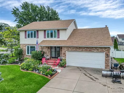 2242 Loree Cir, Wheatfield, NY 14304