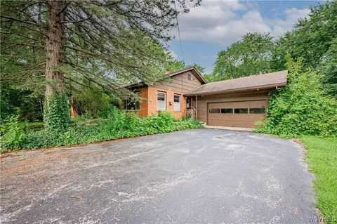 4422 Townline Rd, Ransomville, NY 14131