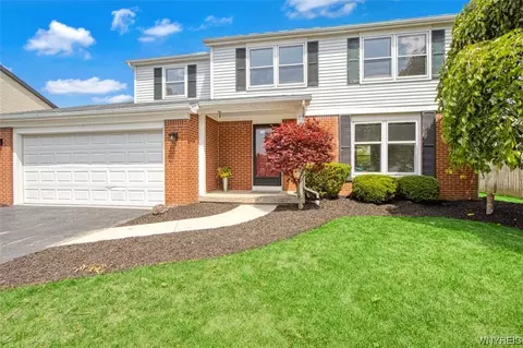 7 Birchwood Cmn, Lancaster, NY 14086