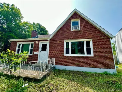 399 W Klein Rd, Amherst, NY 14221