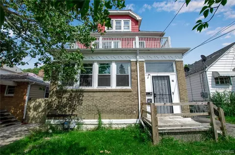27 Peace St, Buffalo, NY 14211