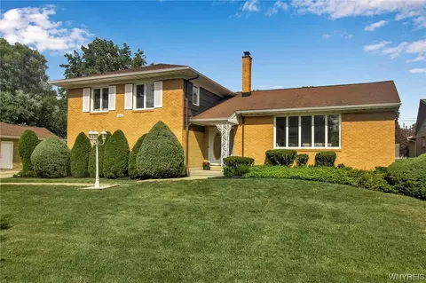 163 Troy Del Way, Amherst, NY 14221