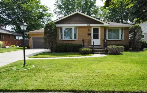 61 Brianwood Dr, West Seneca, NY 14224