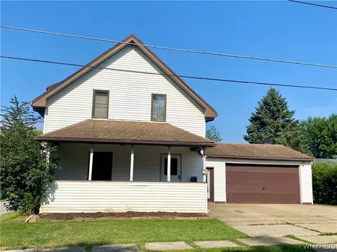 28 Erie St, Depew, NY 14043