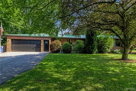214 Summit St, Lockport, NY 14094