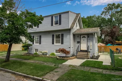 7712 Perry Ave, Niagara Falls, NY 14304
