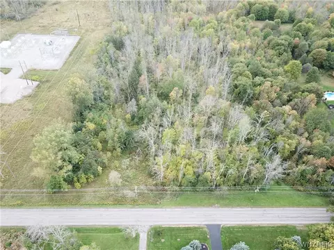 000 Vl Girdle Rd, Elma, NY 14059