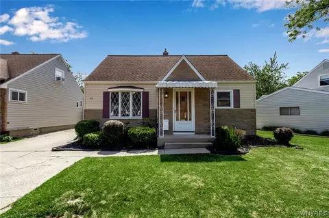42 Amy Dr, Tonawanda, NY 14150