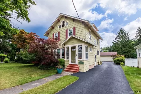 623 Locust St, Lockport, NY 14094