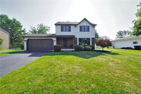 207 Warner Rd, Lancaster, NY 14086