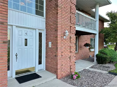 4 Appletree Ct #2, Cheektowaga, NY 14227