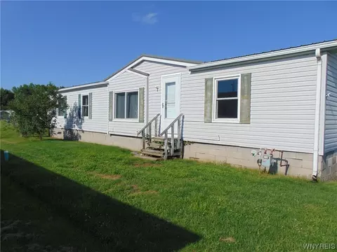 6275 Corwin Sta, Newfane, NY 14108