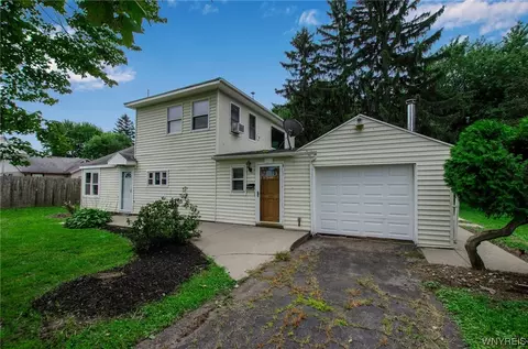 2765 W Pleasant Ave, Eden, NY 14057