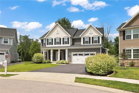 20 Stonebridge Dr, East Amherst, NY 14051