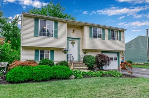 1392 Glidden Cir, Evans, NY 14047