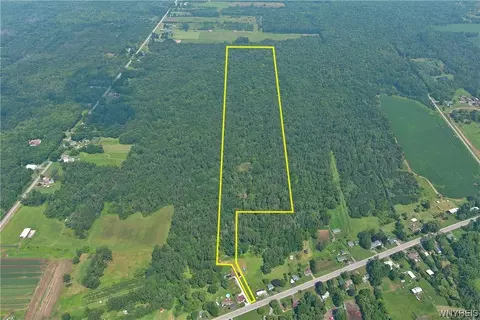 9763 Ridge Rd, Hartland, NY 14105