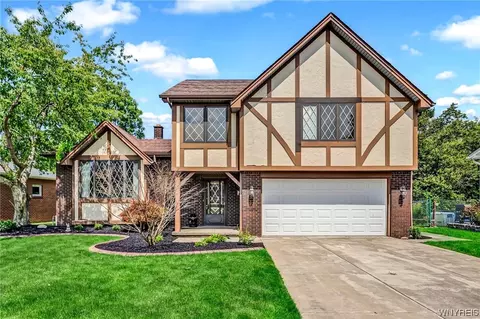 44 Rowley Holw, Cheektowaga, NY 14227