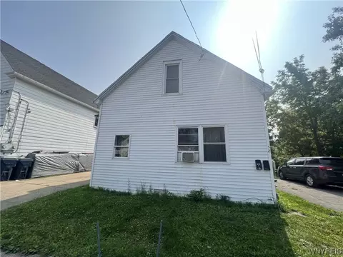 52 Warsaw St, Lackawanna, NY 14218