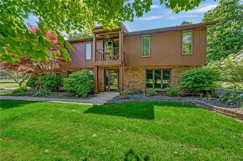 950 Stolle Rd, Elma, NY 14059