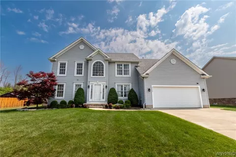 6039 Hewson Rd, Lake View, NY 14085