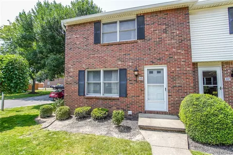 305 Wimbledon Ct, West Seneca, NY 14224