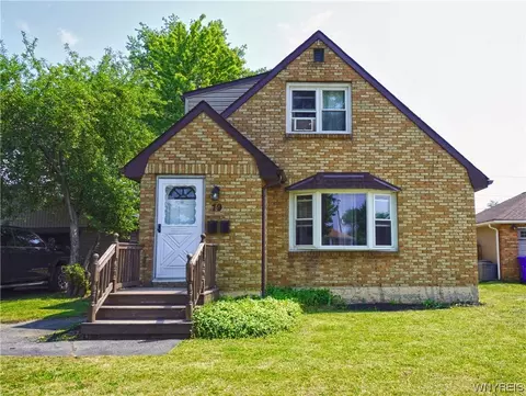79 Pacecrest Ct, West Seneca, NY 14224