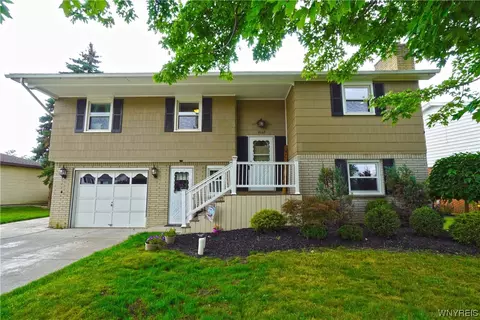 4162 Sheva Ln, Hamburg, NY 14075