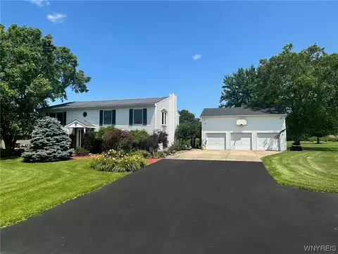 3684 Hardt Rd, Eden, NY 14057