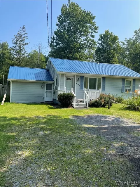 893 Main Rd, Pembroke, NY 14036