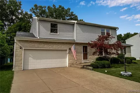 722 Cindy Ln, West Seneca, NY 14224