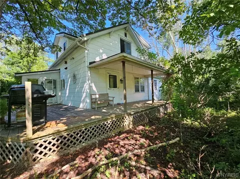 4088 Crittenden Rd, Newstead, NY 14001