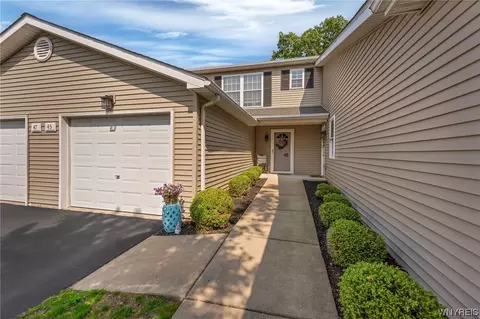45 Union Cmn, Amherst, NY 14221