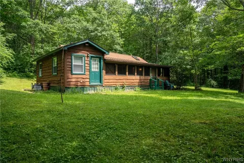 7240 New Hudson Rd, New Hudson, NY 14717