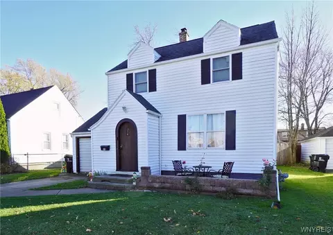 94 Colonial Ave, Buffalo, NY 14217