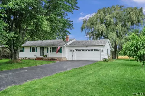 3855 Lockport Rd, Wheatfield, NY 14132
