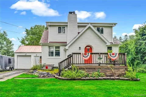1153 Jarrett Dr, Lewiston, NY 14092