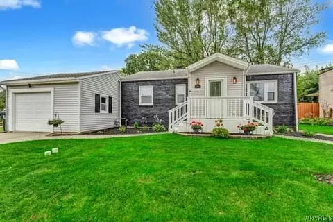 35 Floradale Ave, Tonawanda, NY 14150