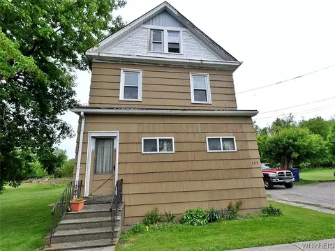 289 Mineral Springs Rd, Buffalo, NY 14210