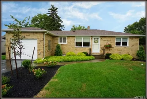 4971 Meadowbrook Rd, Buffalo, NY 14221