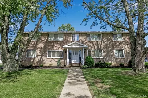 95 Old Lyme Dr #1, Amherst, NY 14221
