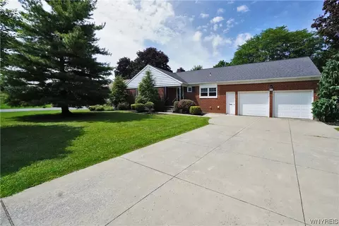 80 Lakewood Pkwy, Amherst, NY 14226