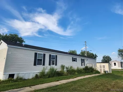 1378 Duchess Ln, Alden, NY 14004