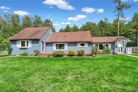 7803 Catherine St, Evans, NY 14047
