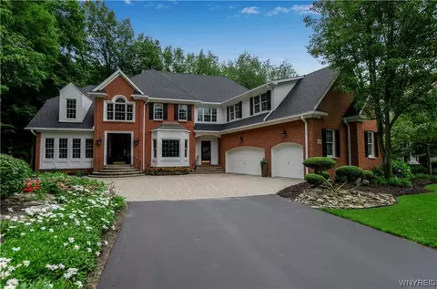 9627 Cobblestone Dr, Clarence, NY 14031