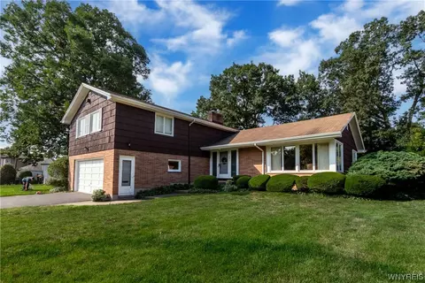 801 College Ter, Niagara Falls, NY 14305