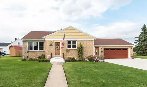 55 Cathedral Ln, Cheektowaga, NY 14225