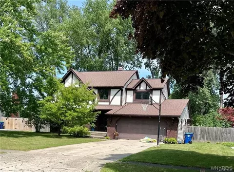 36 Woodshire N, Getzville, NY 14068